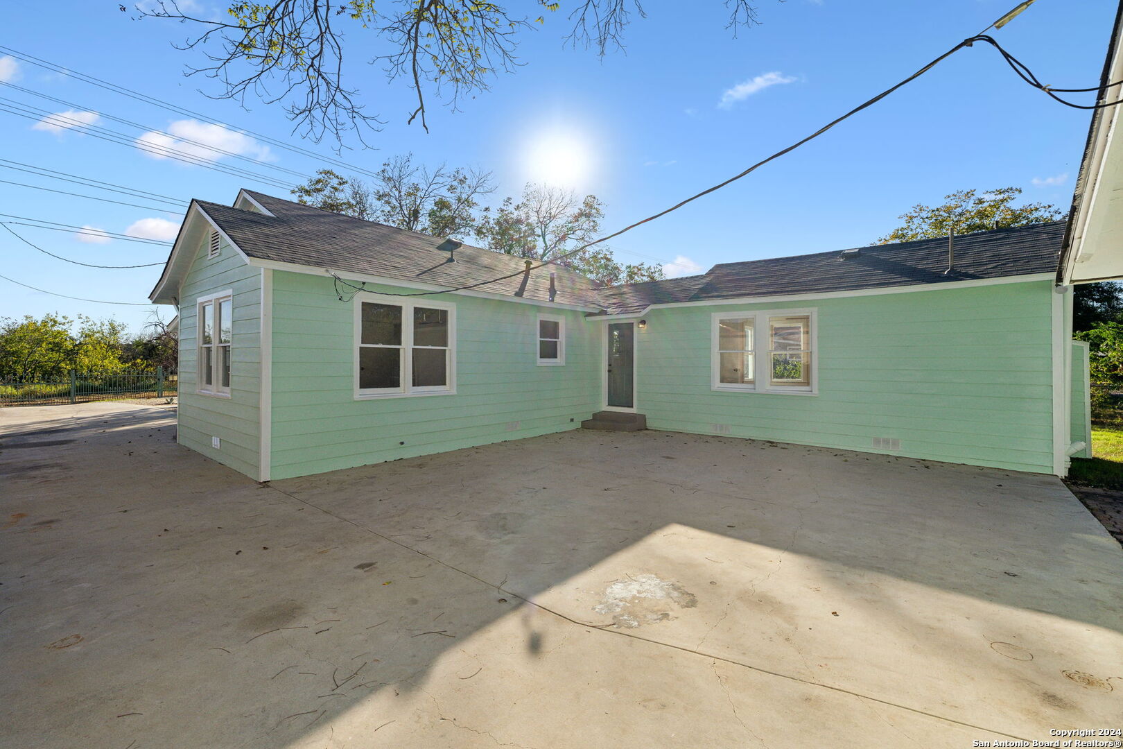 1011 WESTFALL AVE