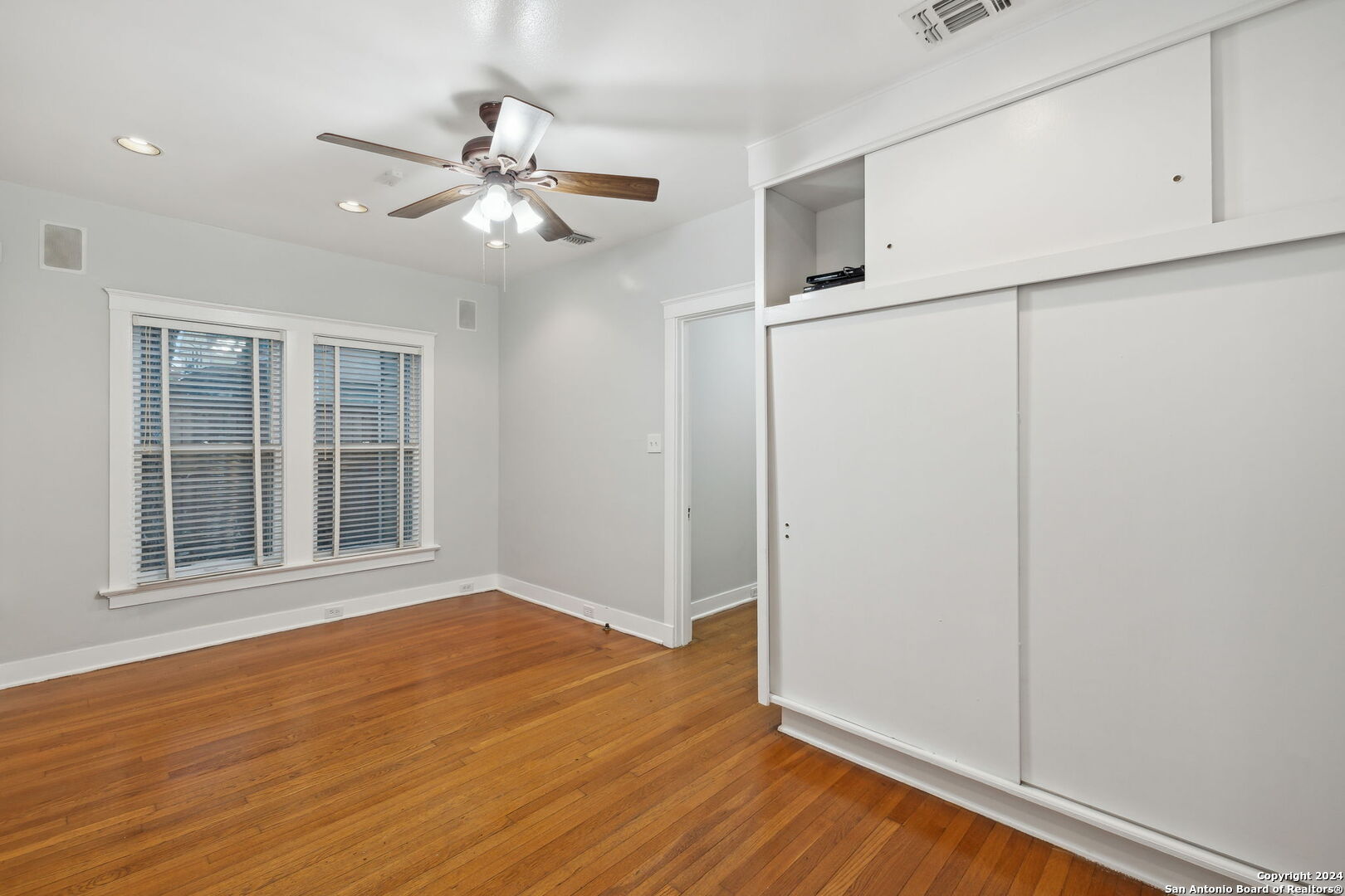 218 W HOLLYWOOD AVE