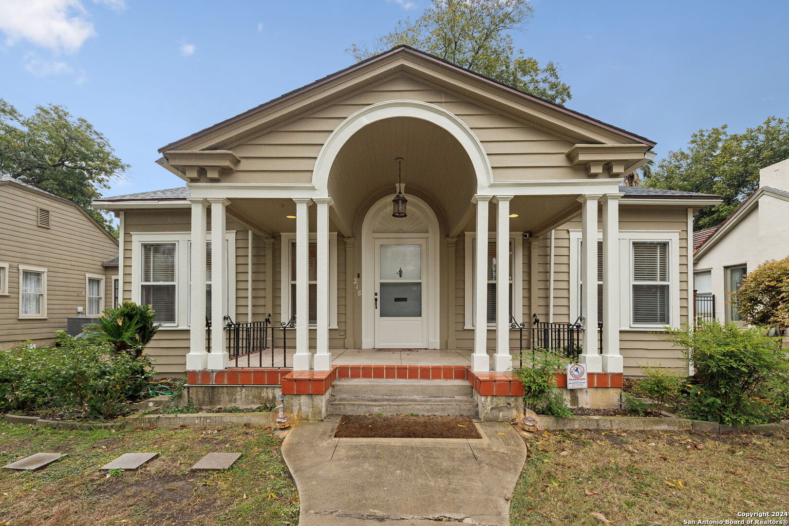 218 W HOLLYWOOD AVE