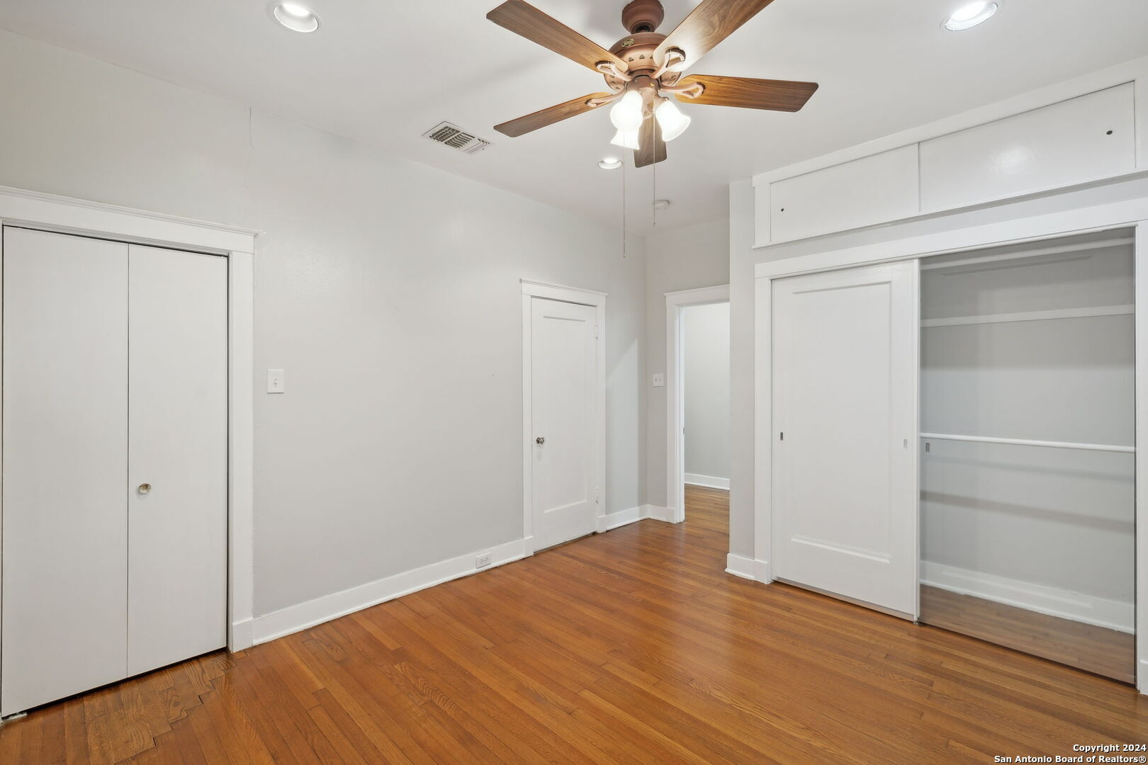 218 W HOLLYWOOD AVE