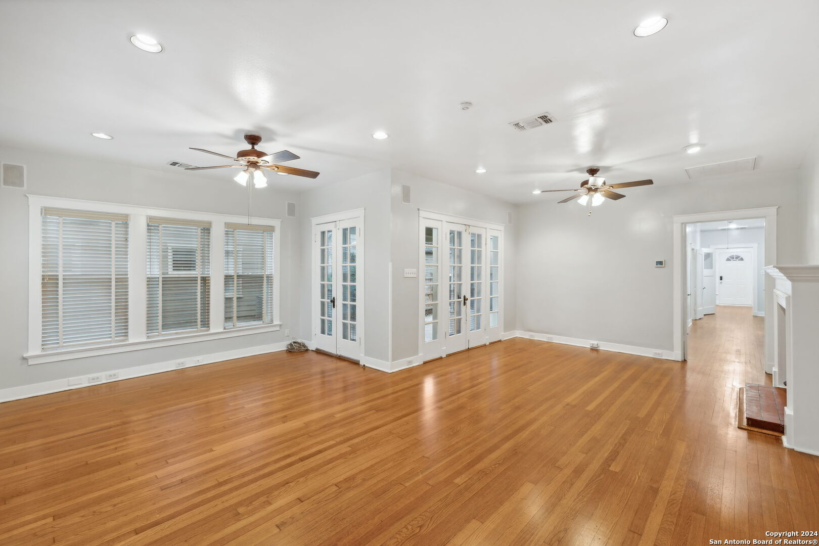 218 W HOLLYWOOD AVE
