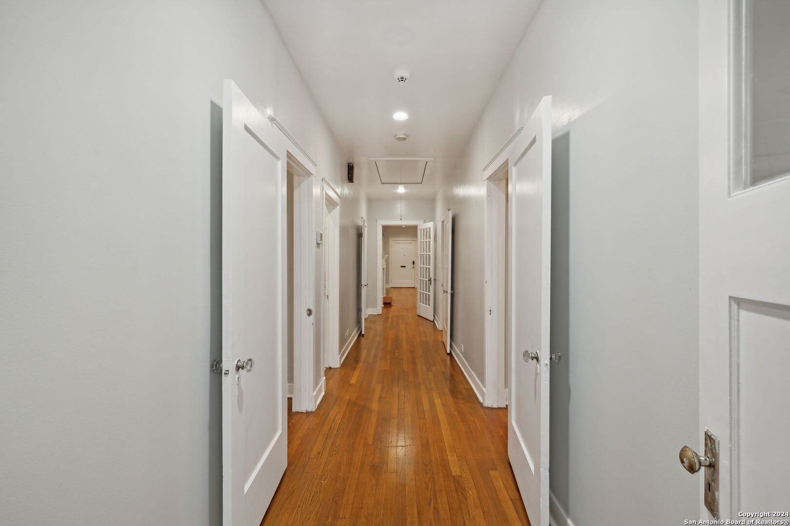 218 W HOLLYWOOD AVE
