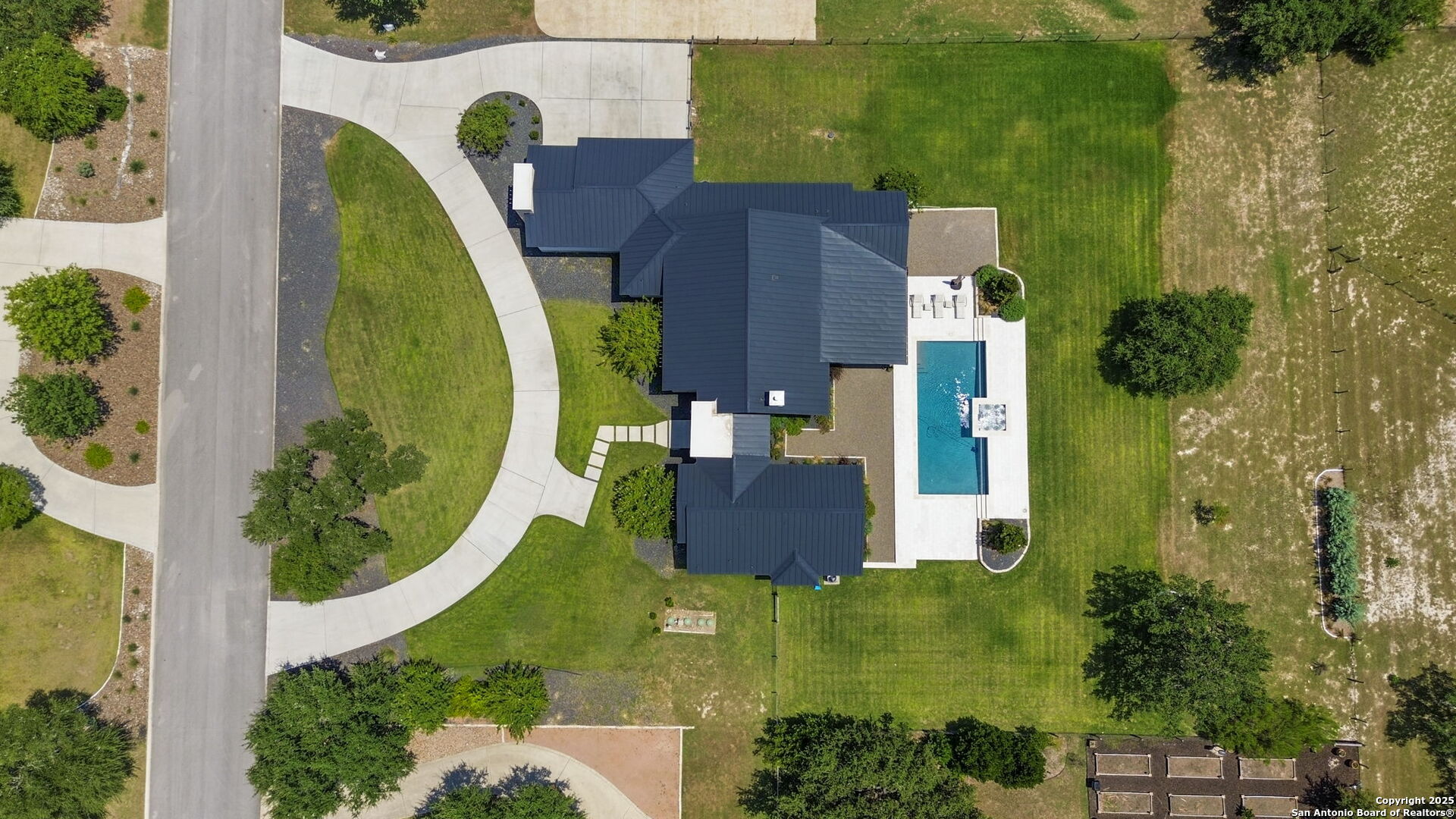137 Balcones Bend