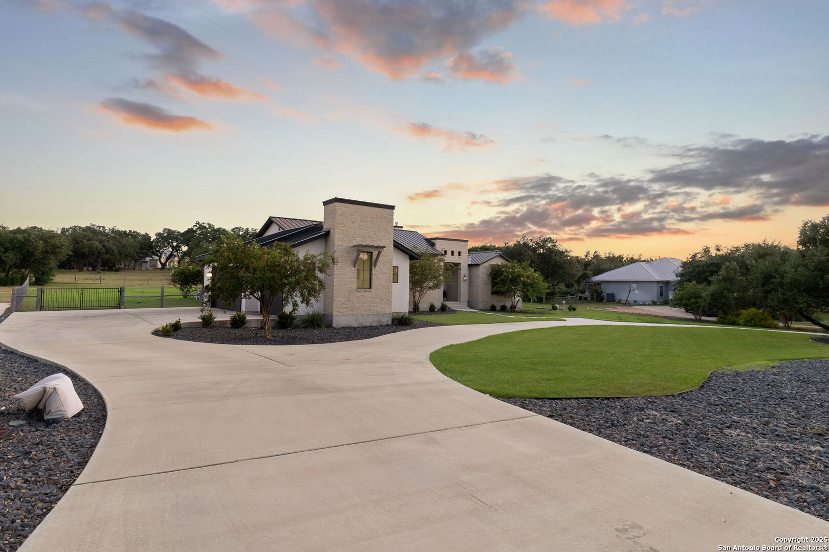 137 Balcones Bend