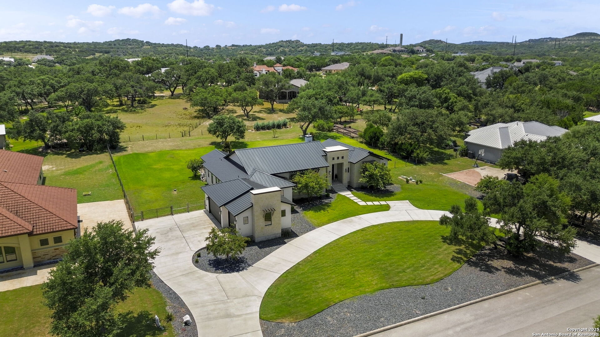 137 Balcones Bend