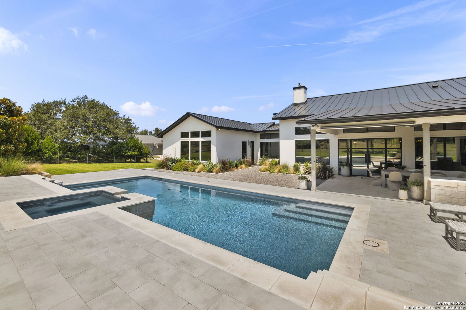 137 Balcones Bend