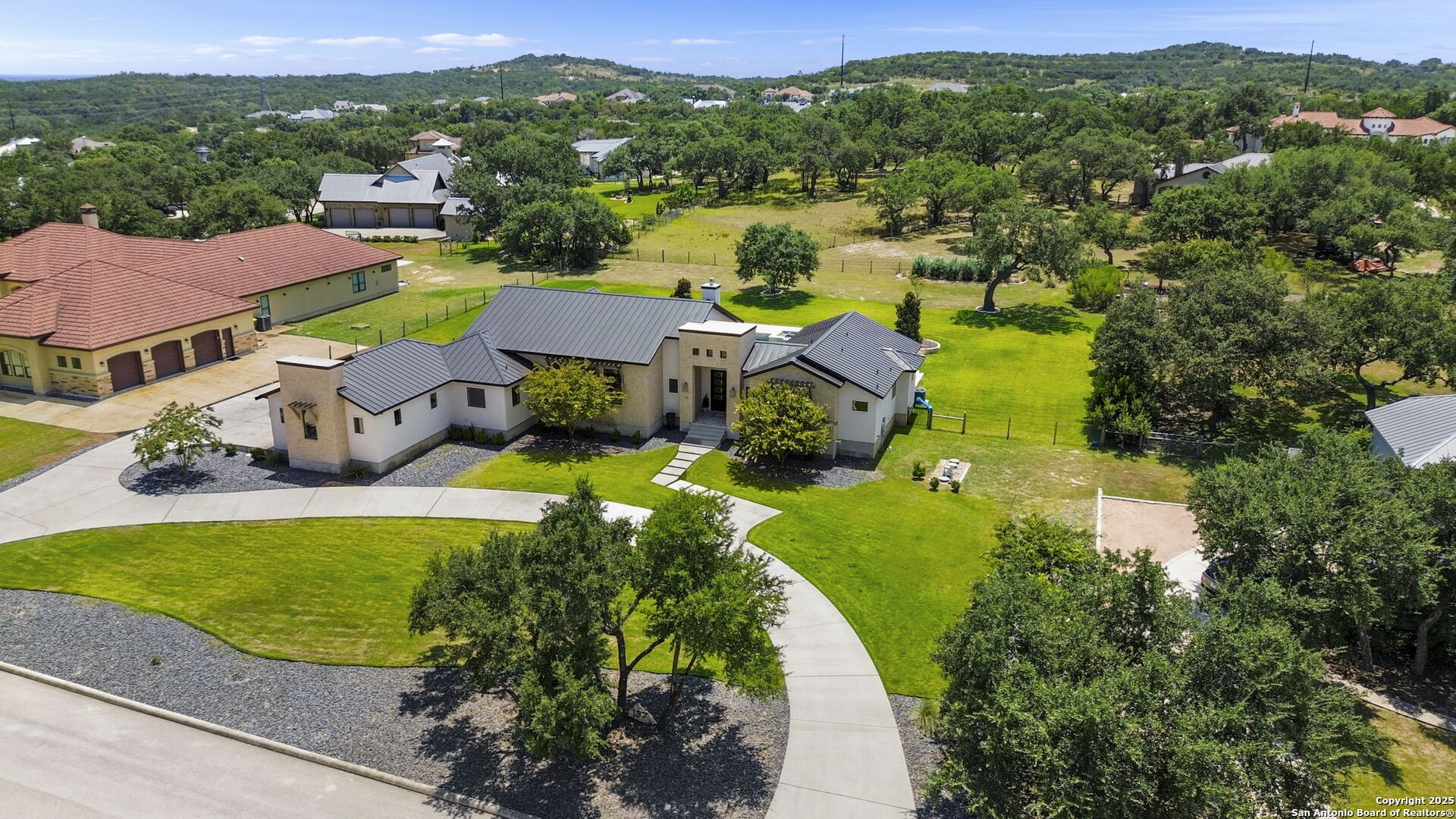 137 Balcones Bend