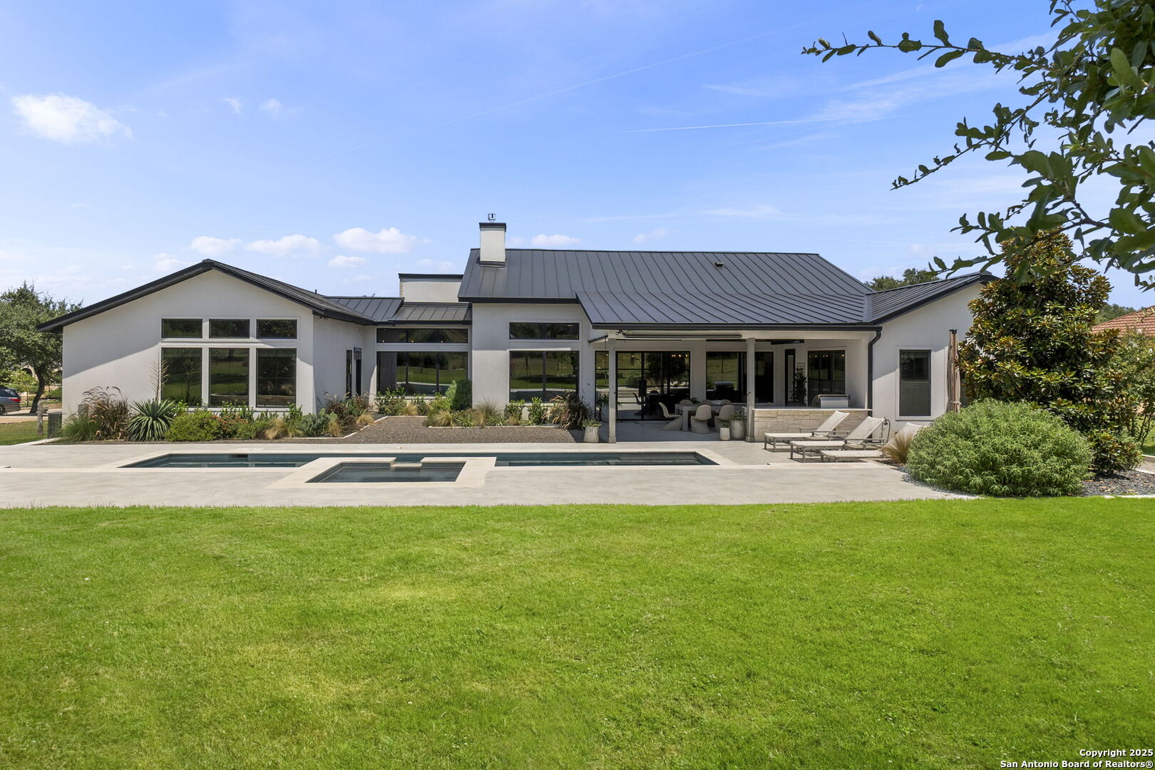137 Balcones Bend