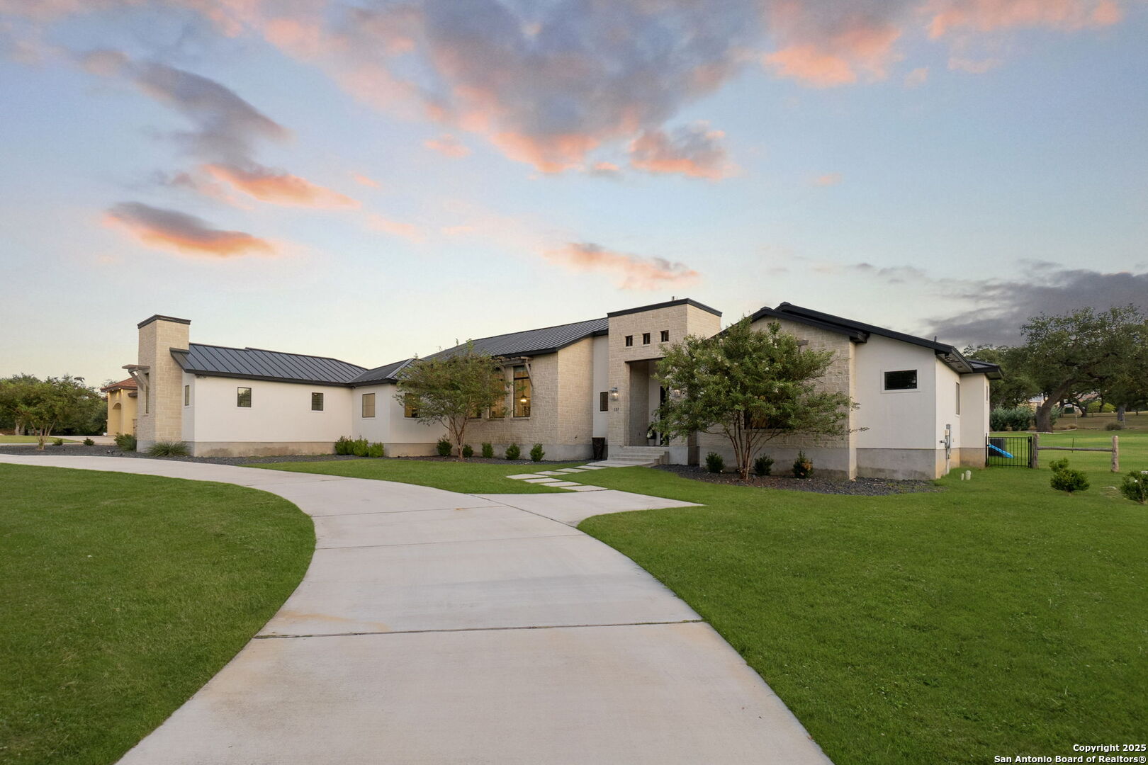 137 Balcones Bend