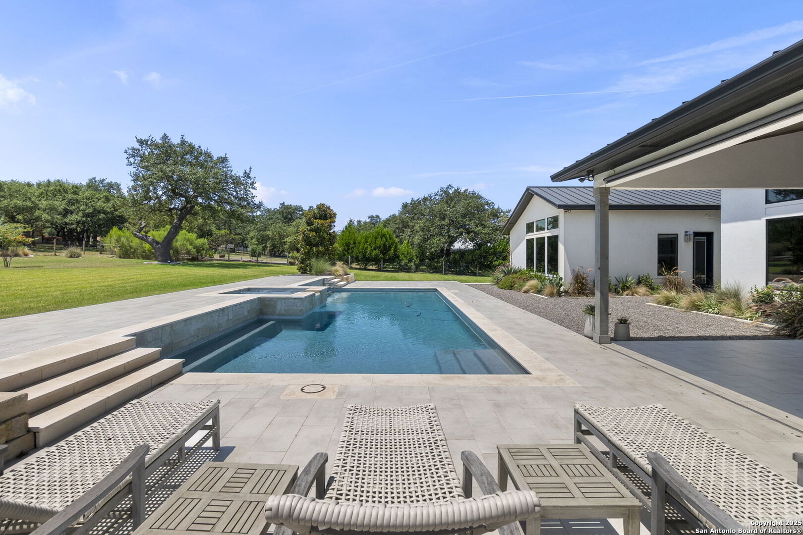 137 Balcones Bend
