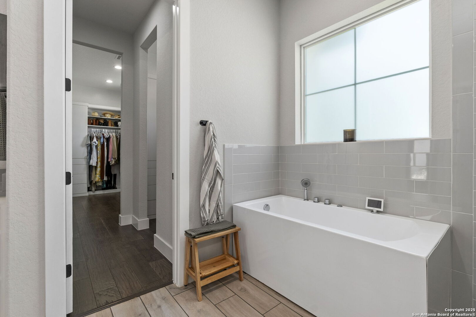 137 Balcones Bend