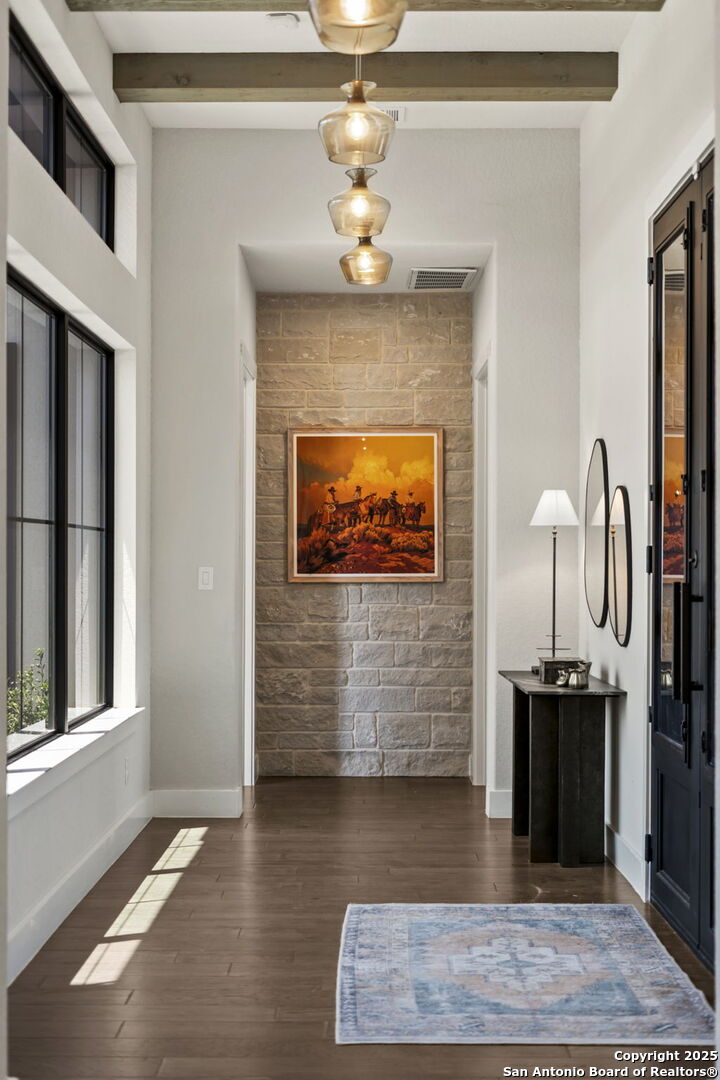 137 Balcones Bend