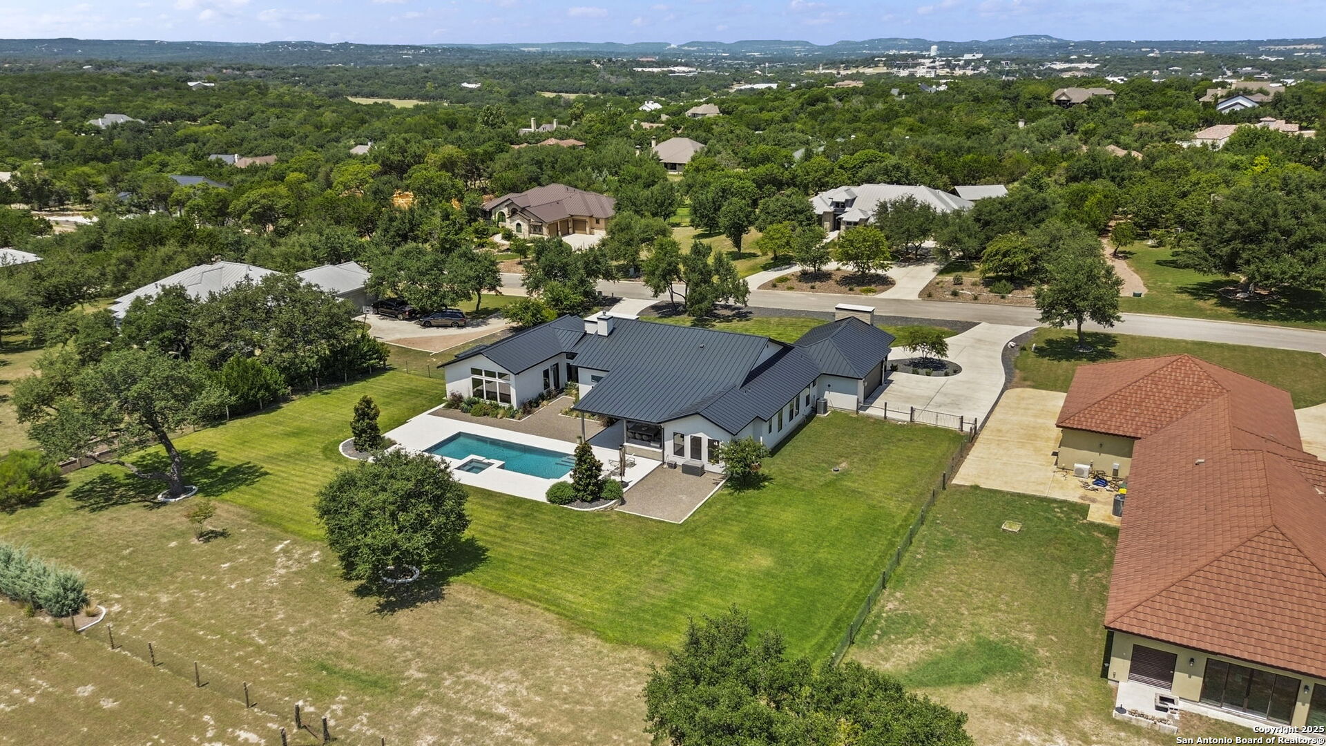 137 Balcones Bend