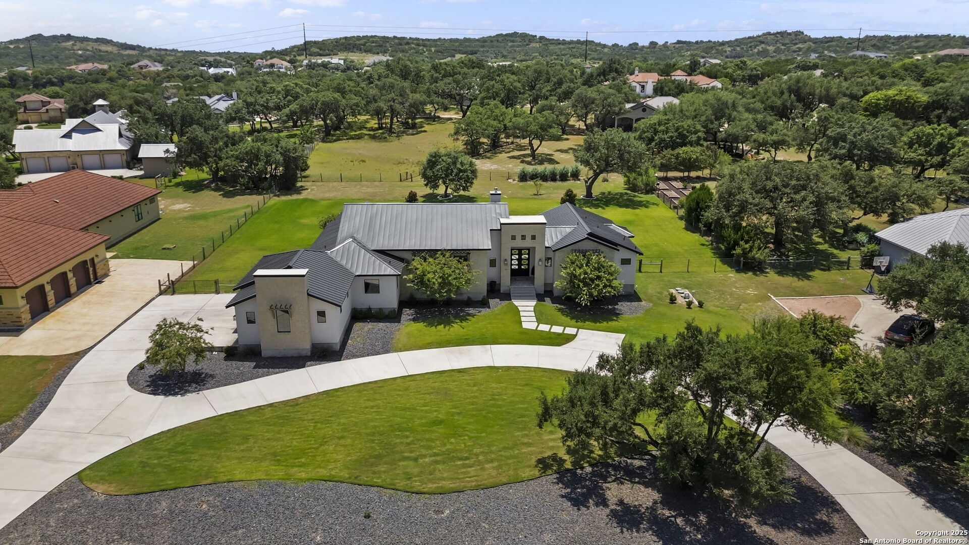 137 Balcones Bend