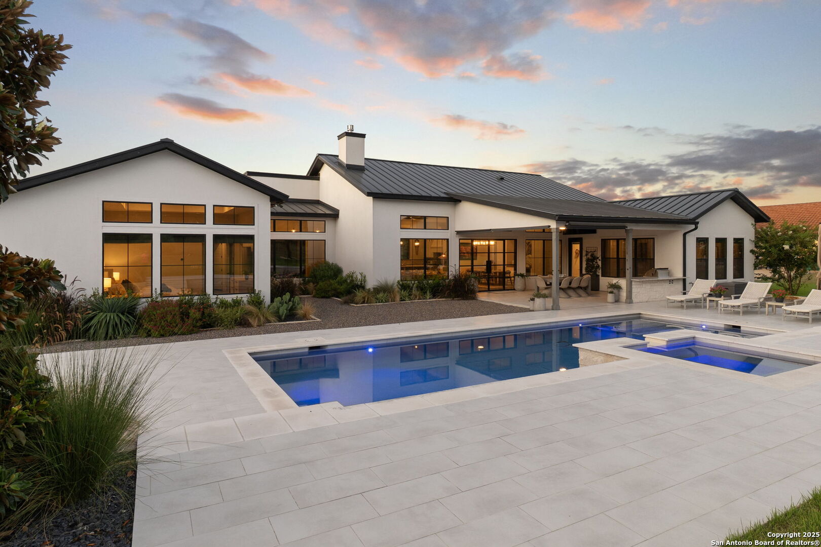 137 Balcones Bend
