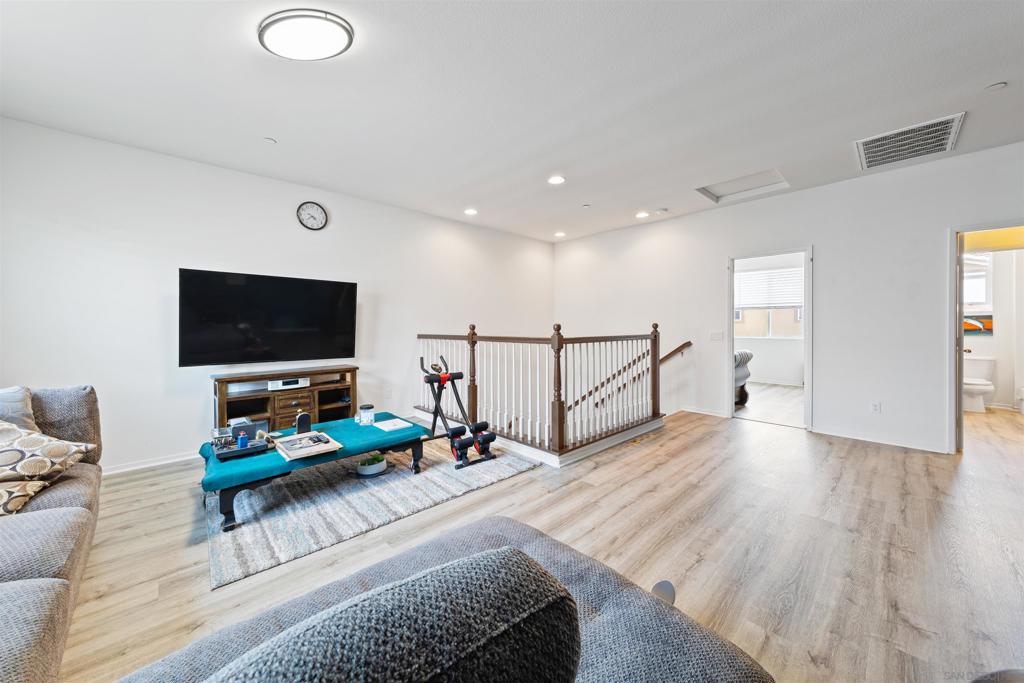 1290 Santa Liza Ave 2