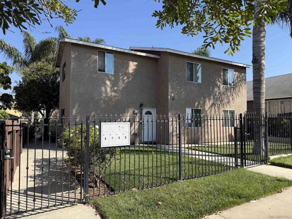 1952 Irving Ave