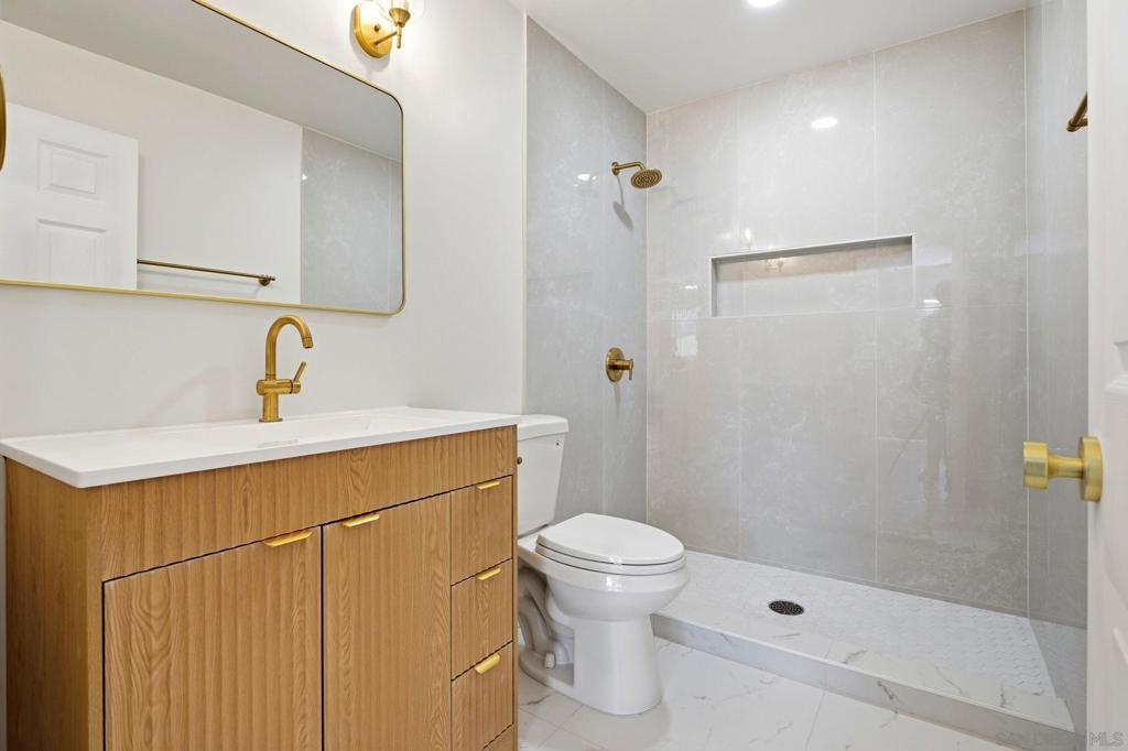 6228 Calle Pavana