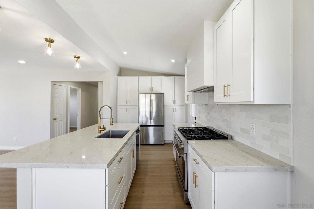 6228 Calle Pavana