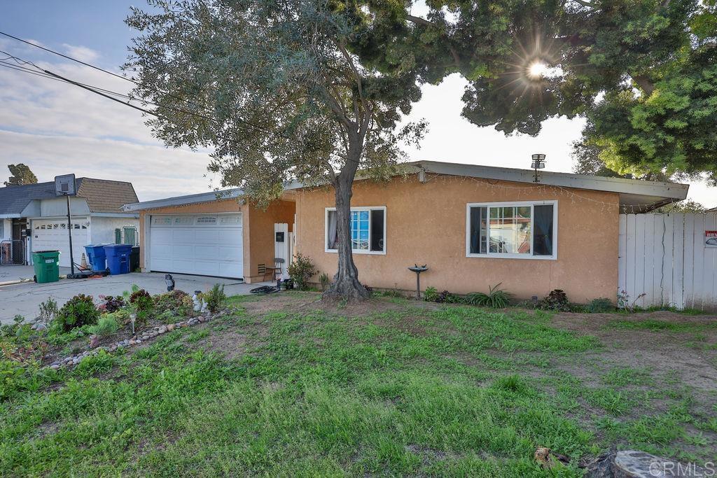 978 Monserate Avenue