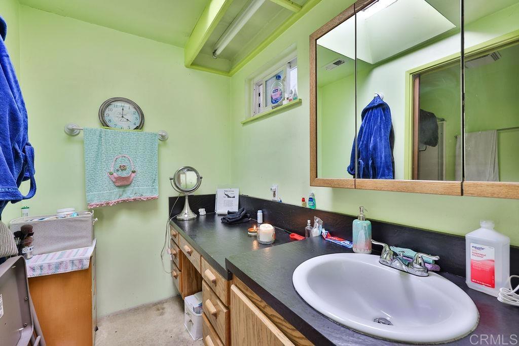 978 Monserate Avenue