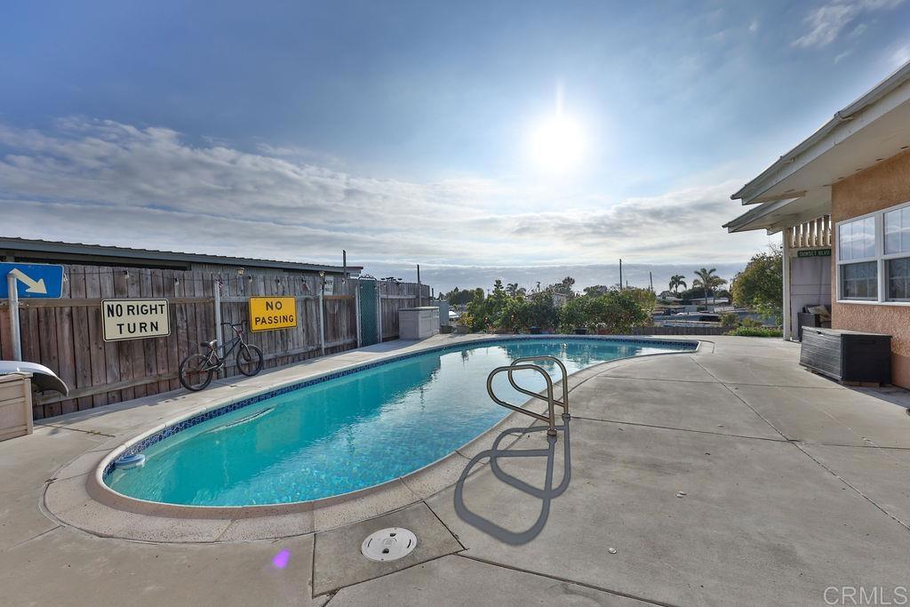 978 Monserate Avenue