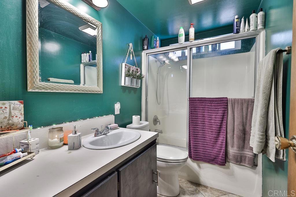 978 Monserate Avenue