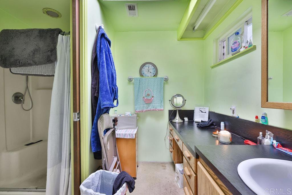 978 Monserate Avenue