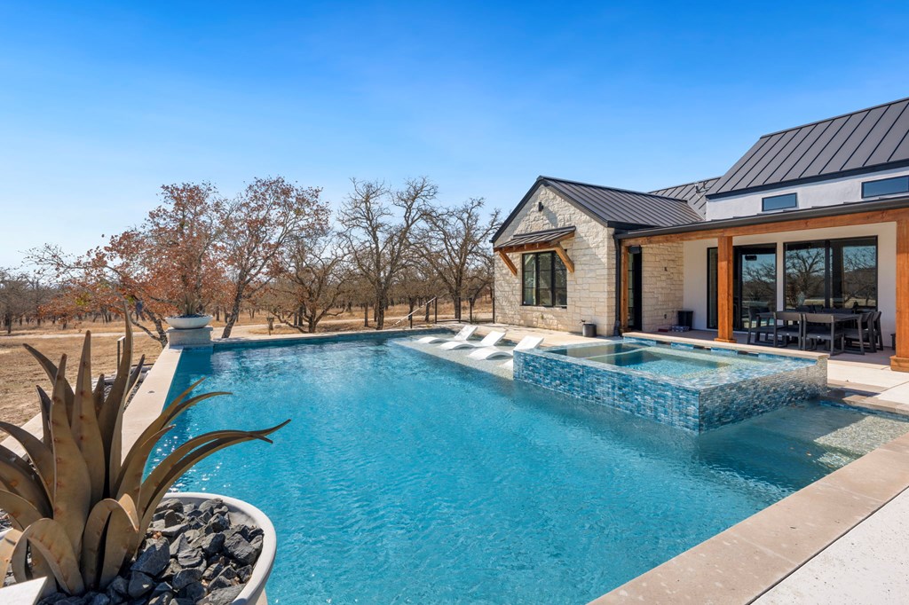 415 Mystic Oaks Trail