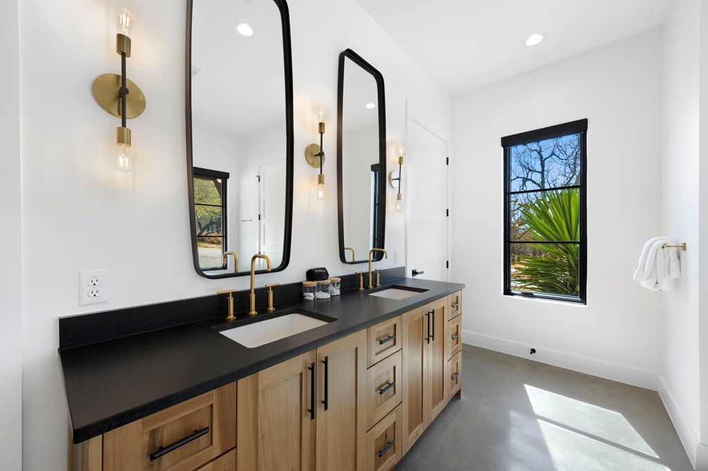 415 Mystic Oaks Trail