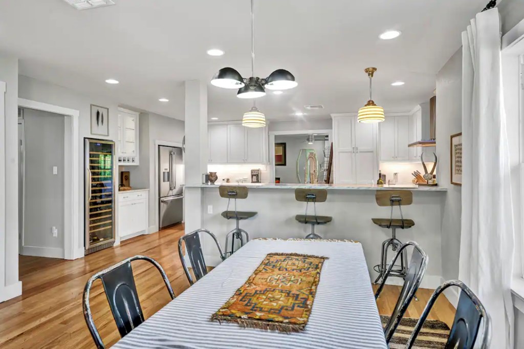 516 W Austin St