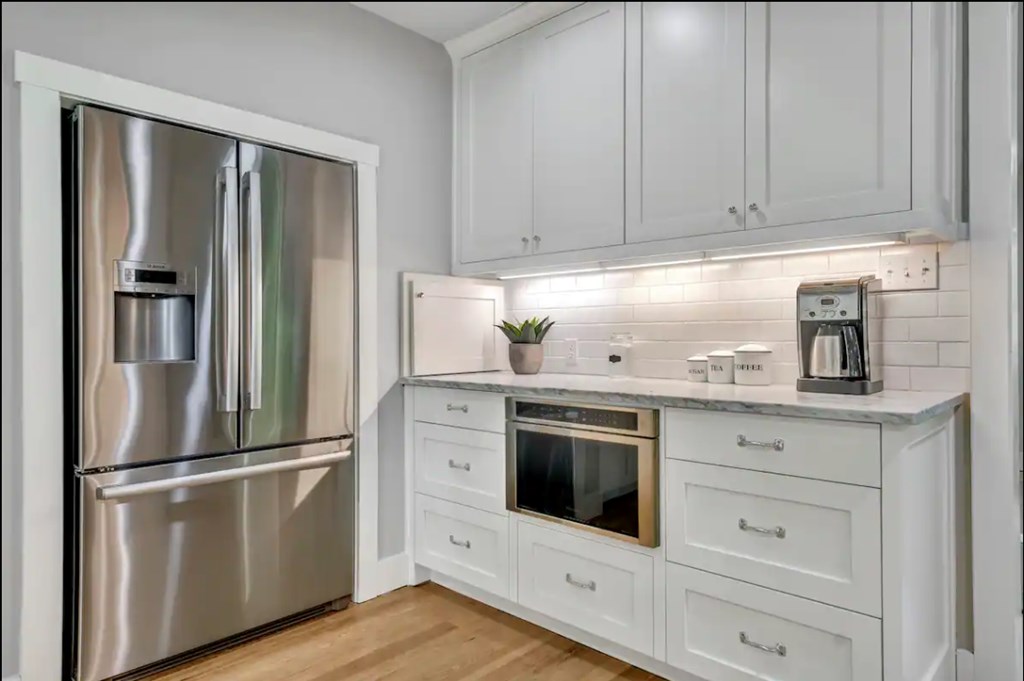 516 W Austin St