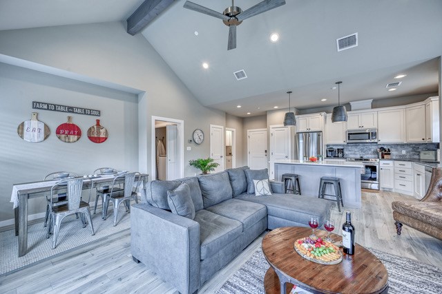 807 E Highway St 103