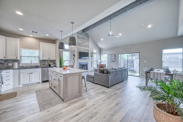 807 E Highway St 103