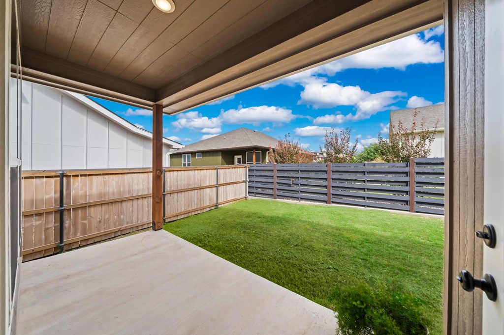 808 Gray Oak Ct