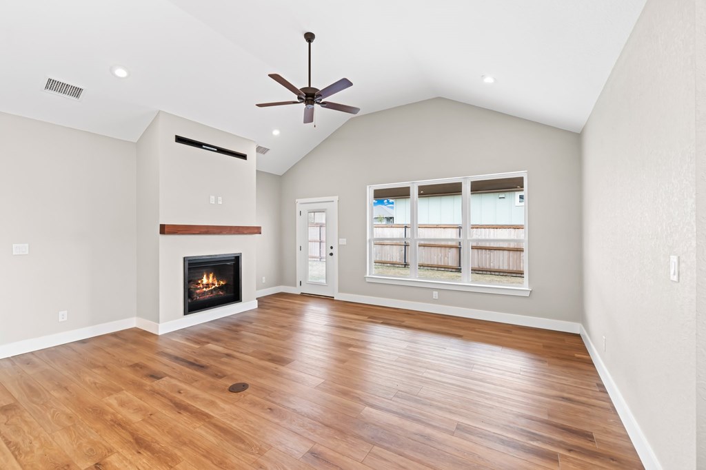 808 Gray Oak Ct