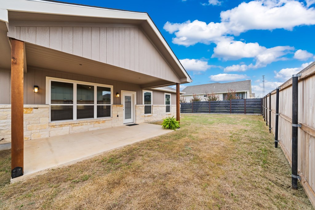 808 Gray Oak Ct