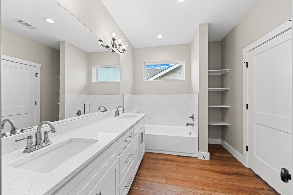 808 Gray Oak Ct