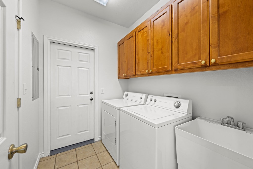 502 Winding Way
