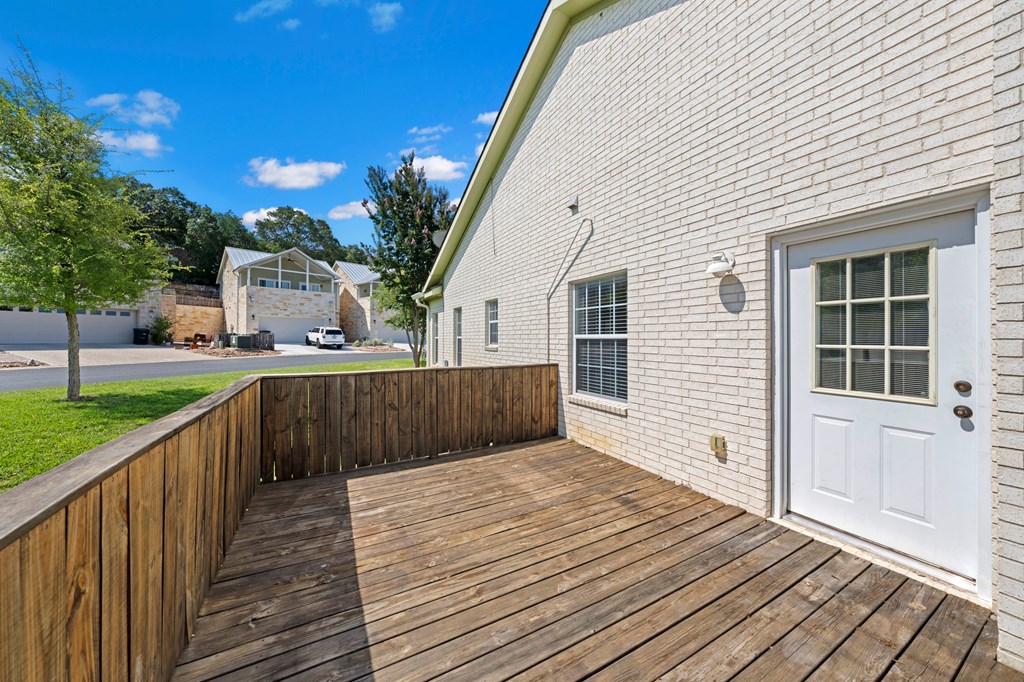 502 Winding Way