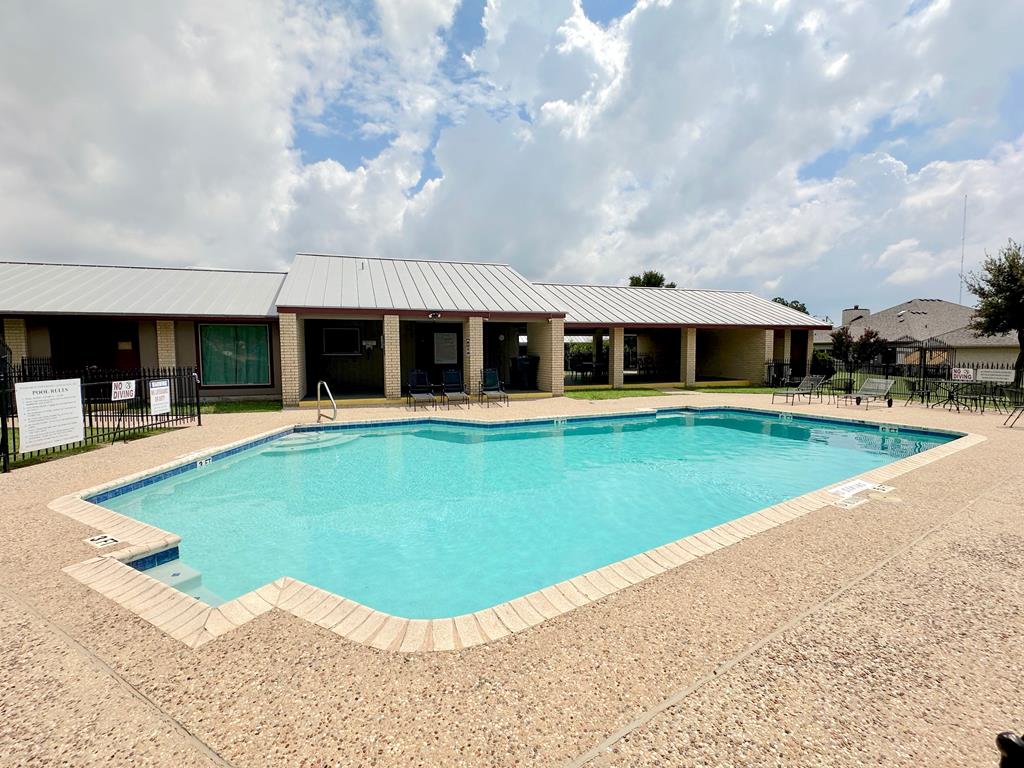 502 Winding Way