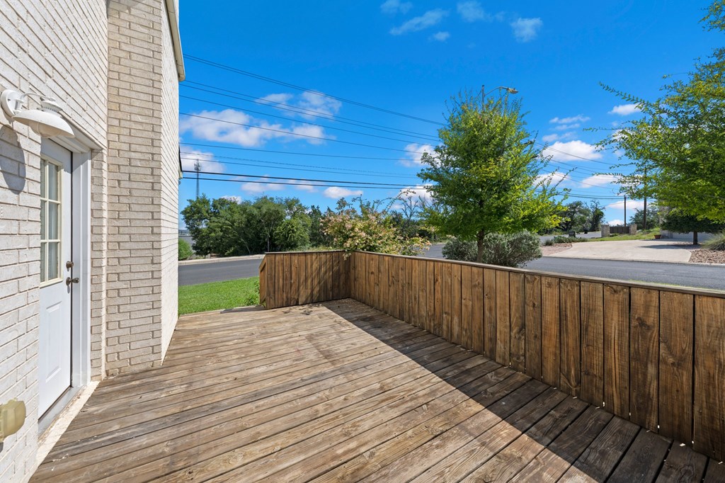 502 Winding Way