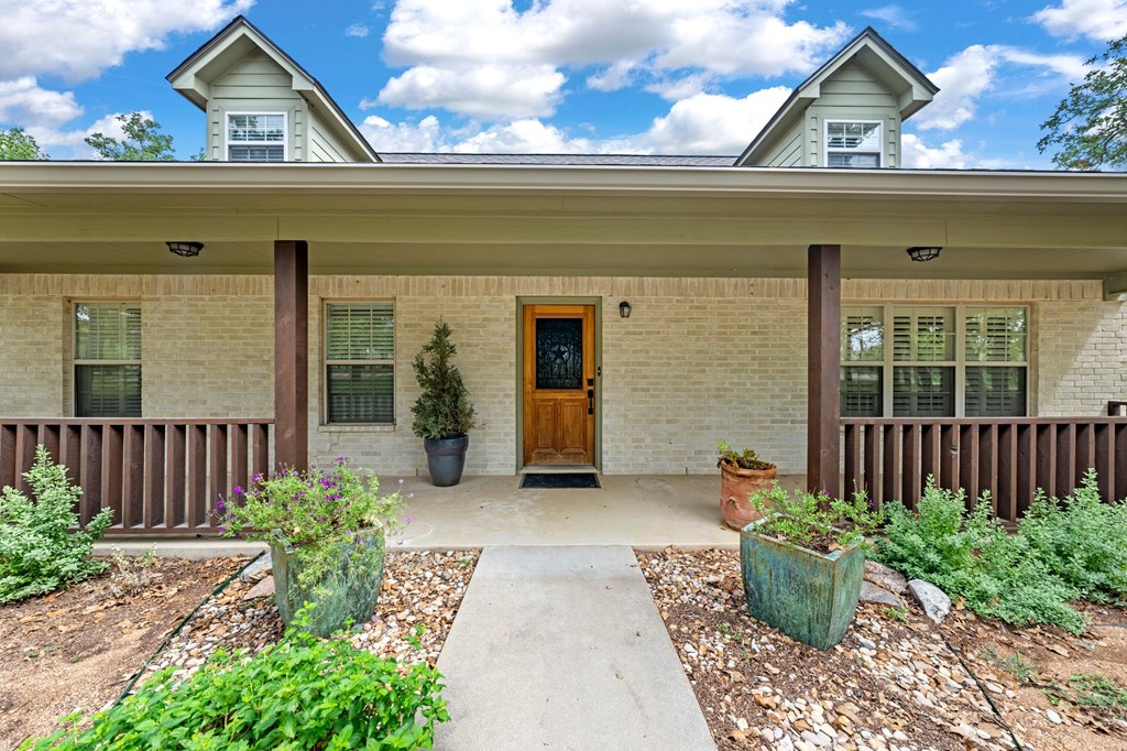 26 Oak Valley Dr