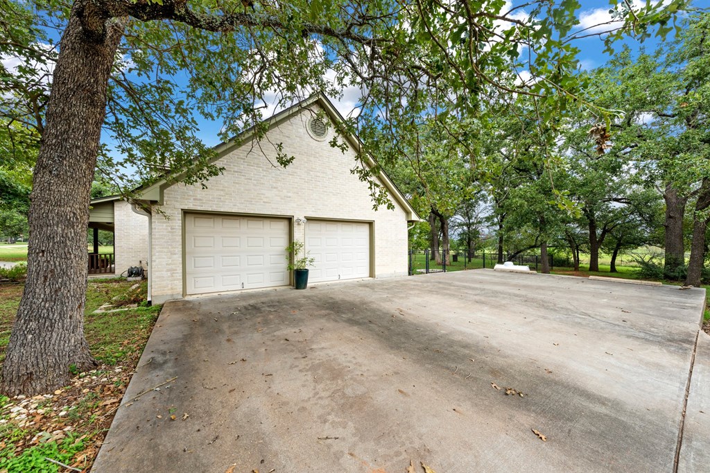 26 Oak Valley Dr