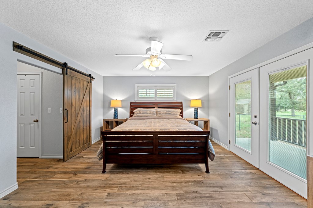 26 Oak Valley Dr