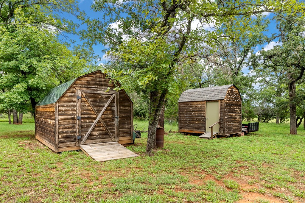 26 Oak Valley Dr