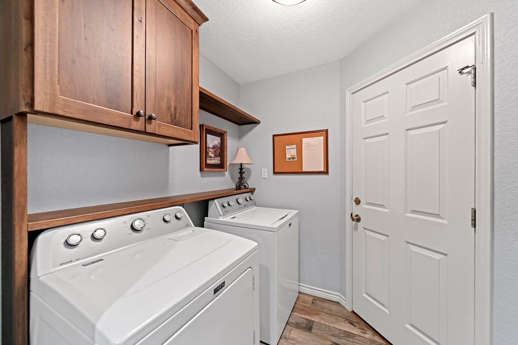26 Oak Valley Dr