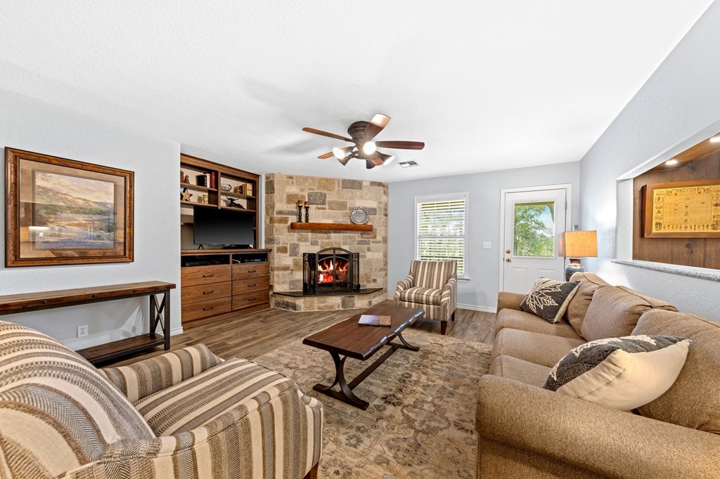 26 Oak Valley Dr