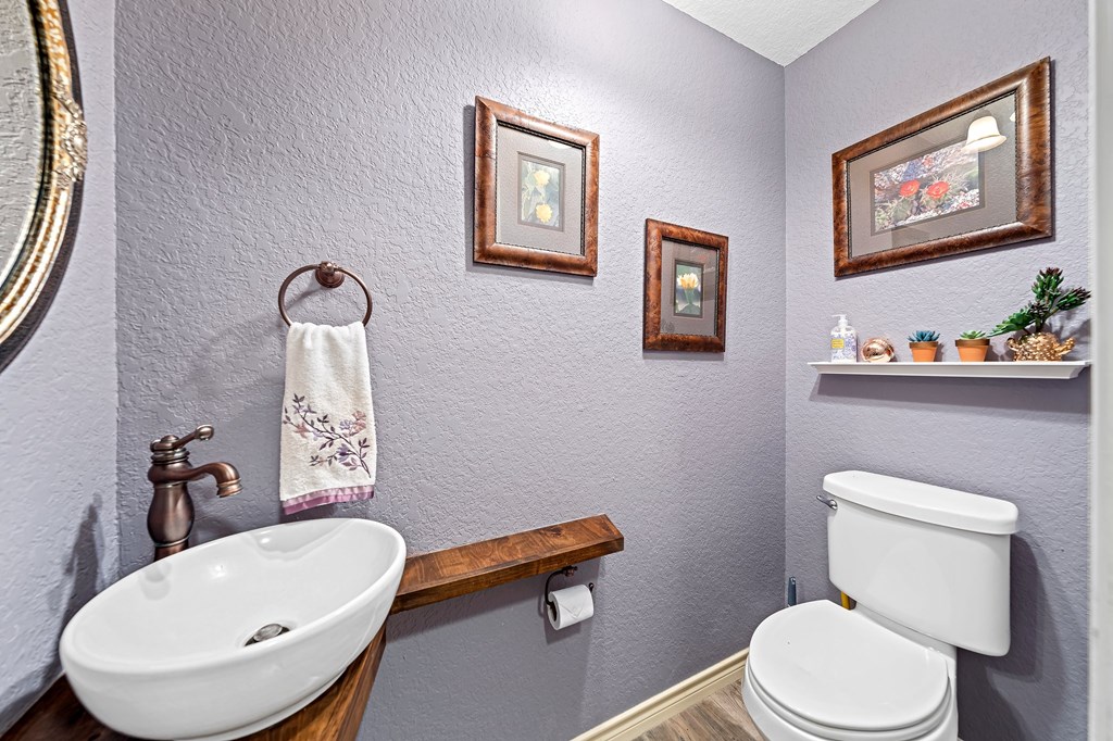 26 Oak Valley Dr