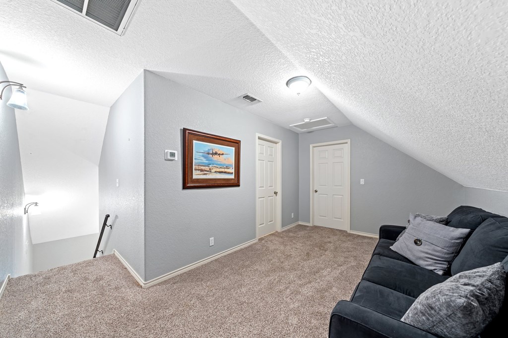 26 Oak Valley Dr